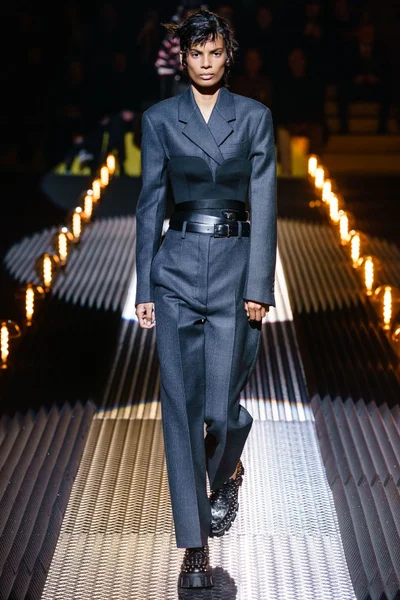 Look 11